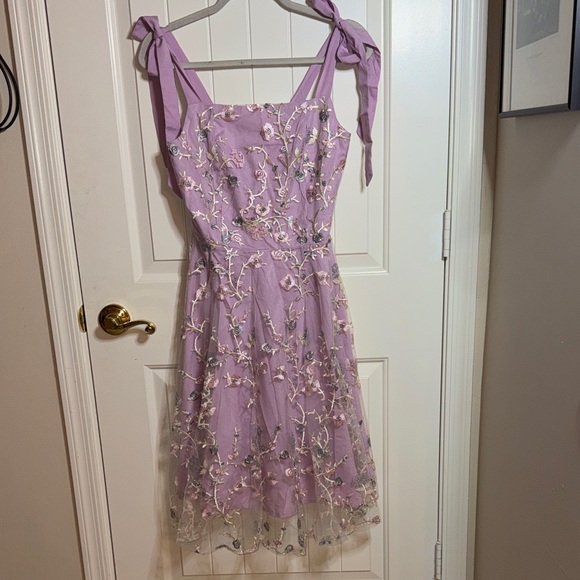 Undefined Dresses & Skirts - Elegant Lavender Midi Dress with Floral Embroidery